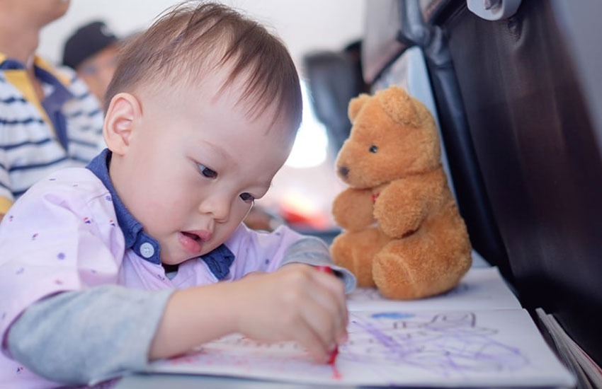 بسته پذیرایی از مسافران کودک در هواپیما بسته پذیرایی از مسافران کودک در هواپیما