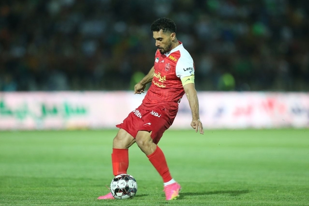 امید عالیشاه باوجود بازگشت از سفر، هنوز هیچ قراردادی با باشگاه پرسپولیس امضا نکرده است و درعین‌حال چند باشگاه ازجمله تراکتور تبریز خواهان جذب این بازیکن هستند.