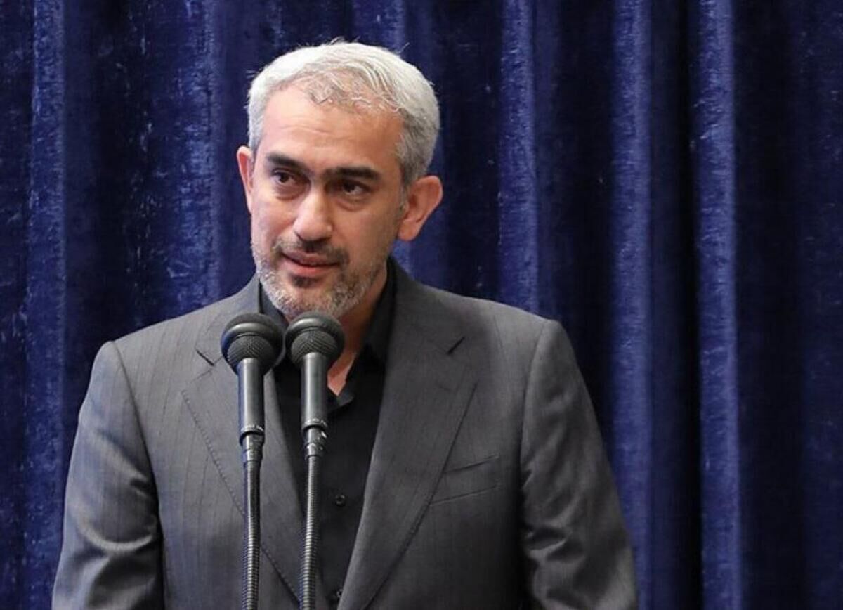 وزیر پیشنهادی اقتصاد امروز برای نخستین بار و به دعوت سرپرست این وزارتخانه در نشست شورای معاونان حضور یافت.