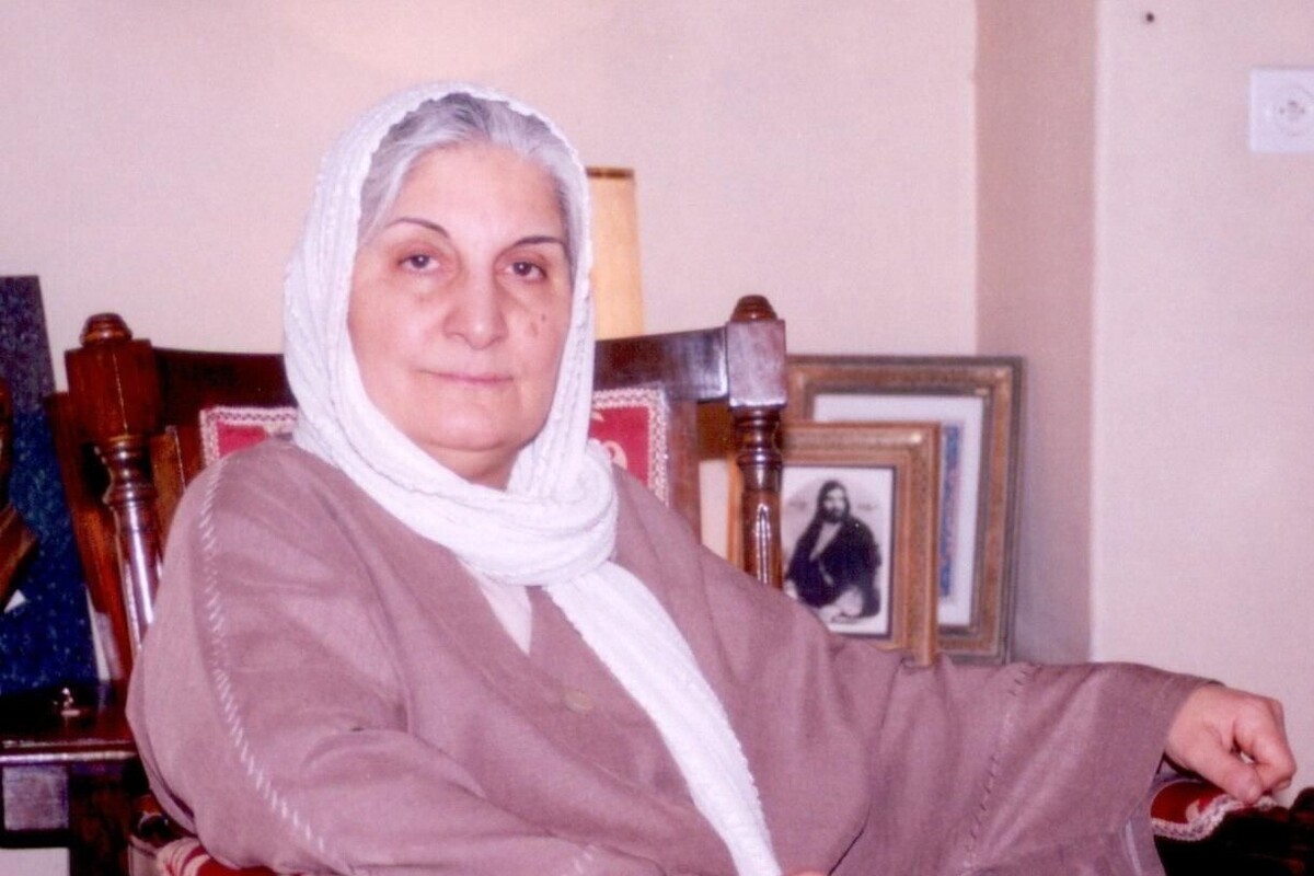 «نوش‌آفرین انصاری» استاد کتابداری و دبیر اجرایی شورای کتاب و شخصیت بین‌المللی و شناخته‌شده حوزه ادبیات کودک در صندوق بین‌المللی کتاب برای نسل جوان، از زنان تاریخ‌ساز این سرزمین است.