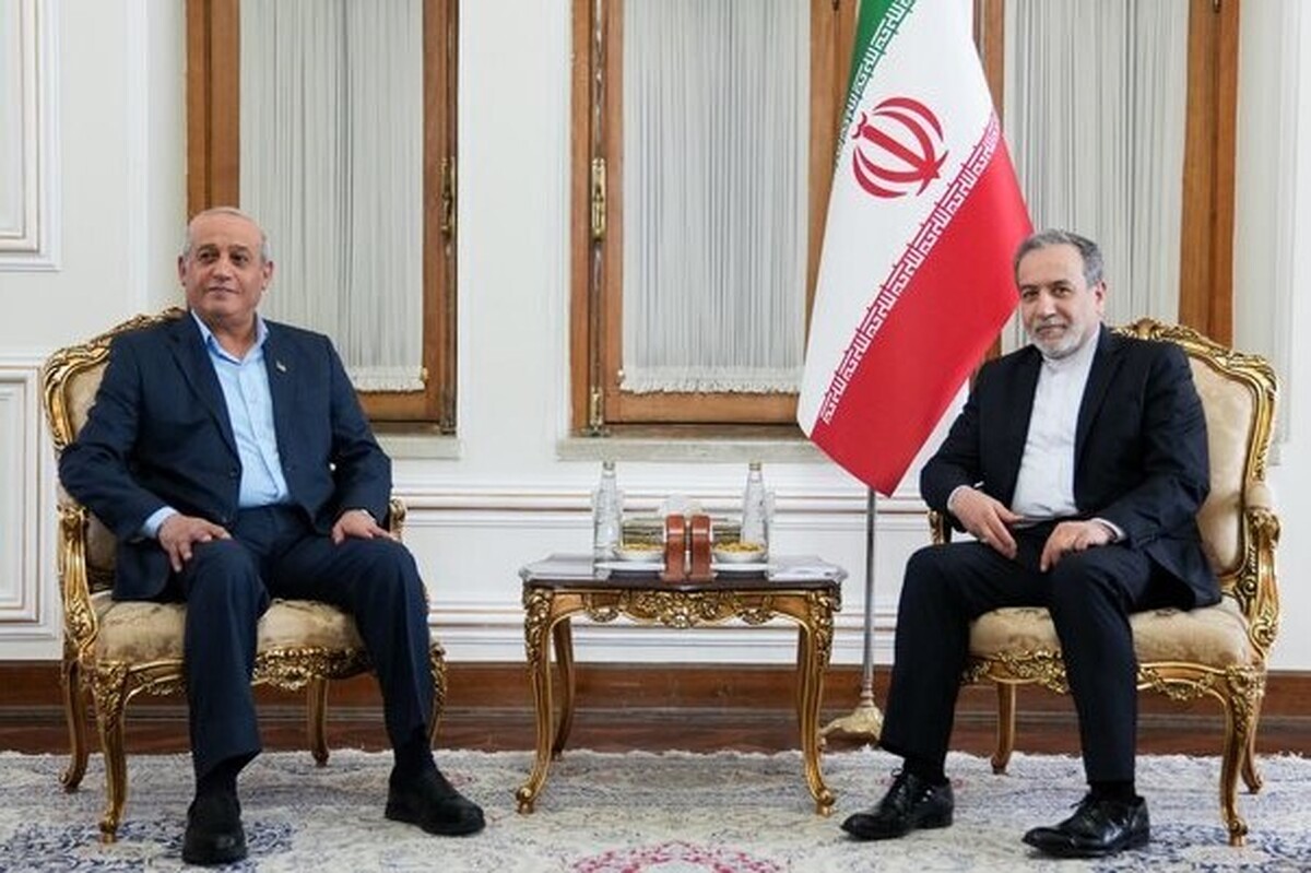 وزیر خارجه ایران در دیدار معاون دبیرکل جبهه مردمی برای آزادی فلسطین بر موضع اصولی و قاطع ایران در حمایت از آرمان مقدس فلسطین و تشکیل دولت مستقل فلسطین به پایتختی قدس شریف تاکید کرد.