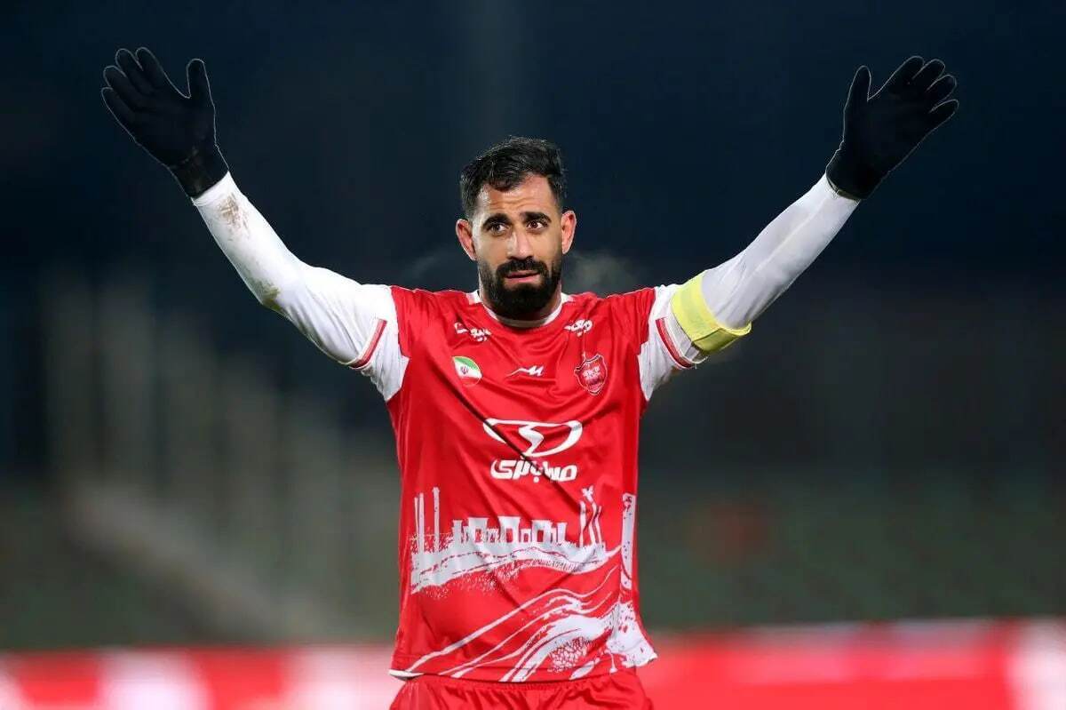 مدافع تیم فوتبال پرسپولیس قرارداد خودش با این تیم را تمدید کرد.
