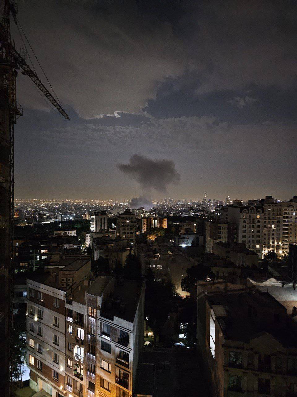 علت شنیده شدن صدای انفجار در تهران چه بود؟ + فیلم و عکس (۲۳ خرداد ۱۴۰۴) علت شنیده شدن صدای انفجار در تهران چه بود؟ + فیلم و عکس (۲۳ خرداد ۱۴۰۴)