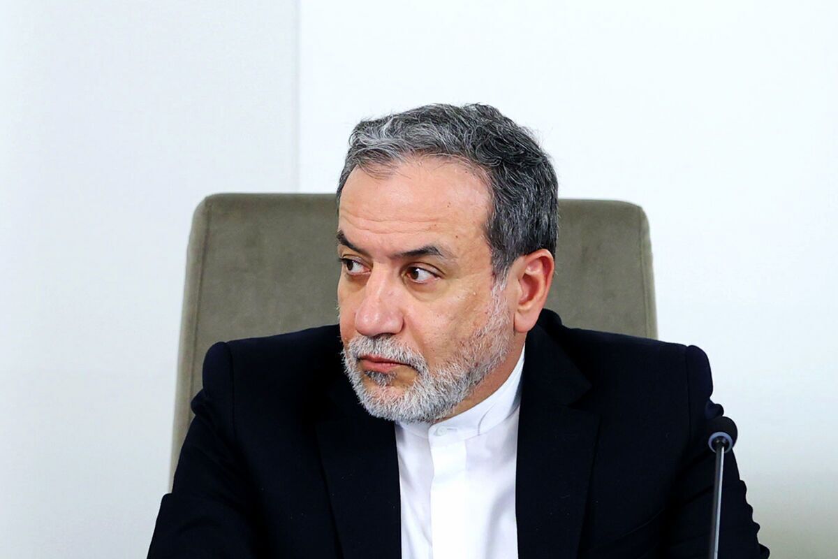 واکنش عراقچی به حمله اسرائیل به ایران: نیروهای مسلح در دفاع از کشور درنگ نخواهند کرد