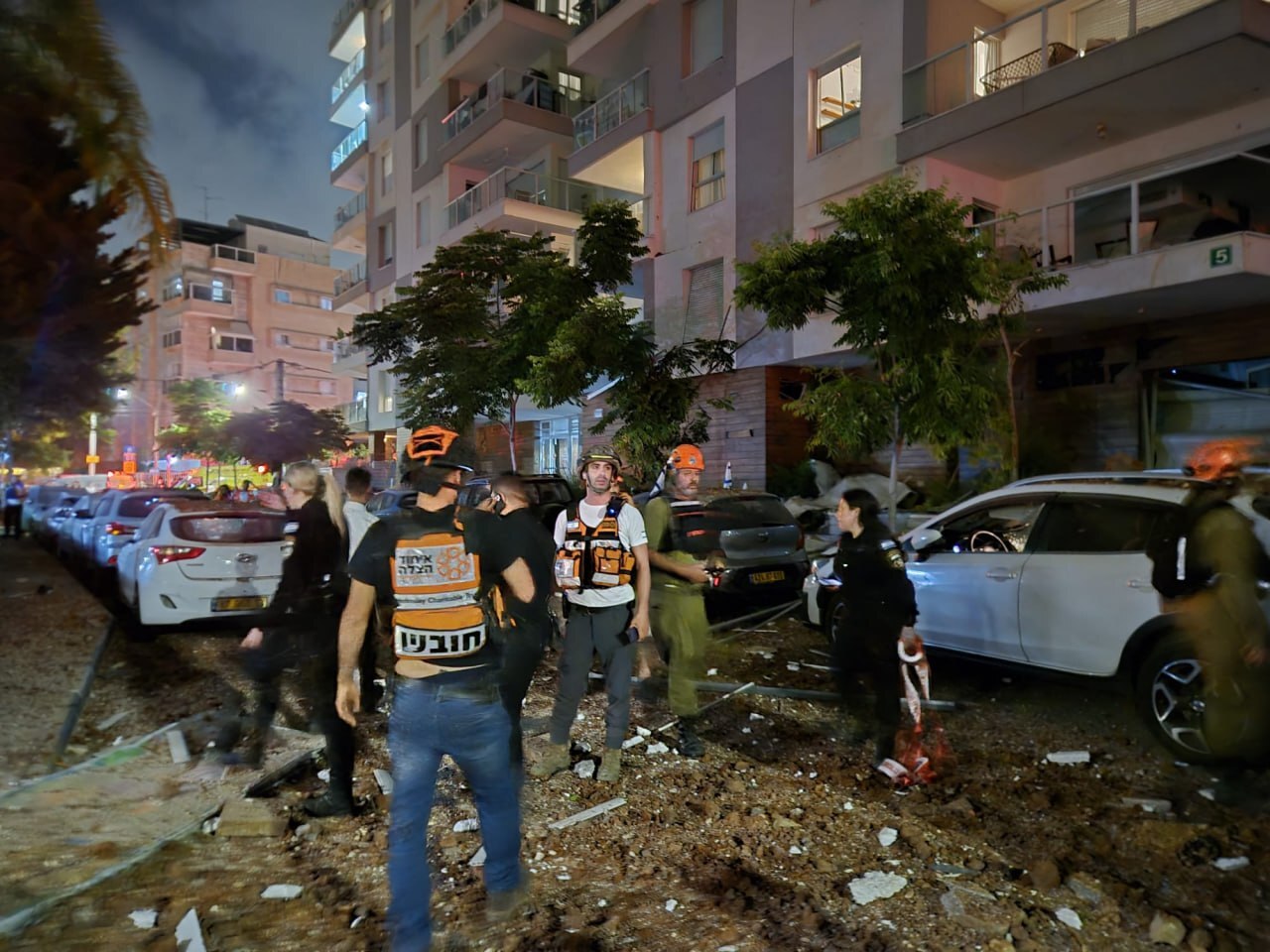 عکس‌هایی از تخریب موشک‌های ایرانی در شهر‌های اسرائیل (۲۵ خرداد ۱۴۰۴)