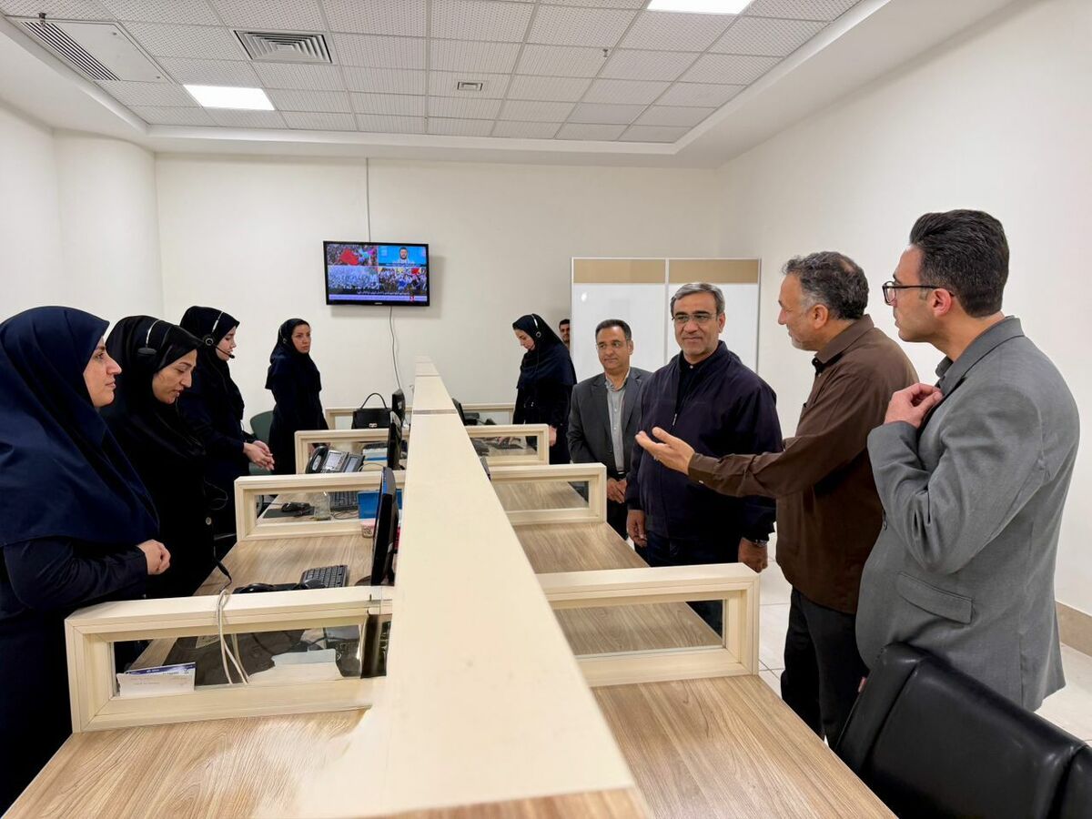 استاندار خراسان رضوی عصر امروز با حضور سرزده در فرودگاه بین‌المللی مشهد، از روند خدمت‌رسانی به مسافران و سامانه‌های پاسخگویی بازدید کرد.