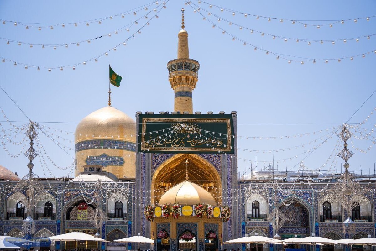کتیبه میلاد باسعادت باب‌الحوائج، موسی‌بن‌جعفر، امام‌کاظم‌(ع)، هم‌زمان با فرارسیدن این عید مبارک در حرم مطهر رضوی نصب شد.