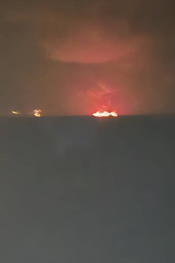 آتشسوزی سه نفتکش در دریای عمان + عکس آتشسوزی سه نفتکش در دریای عمان + عکس