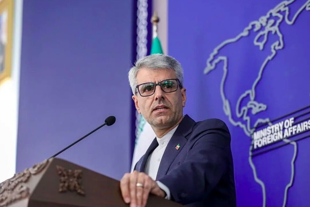 سخنگوی وزارت امور خارجه با بیان این که این جنگ، جنگ ناعادلانه و تحمیلی است، گفت: همان درسی را که به صدام در جنگ ۸ ساله دادیم باید به این متجاوزان نیز بدهیم.
