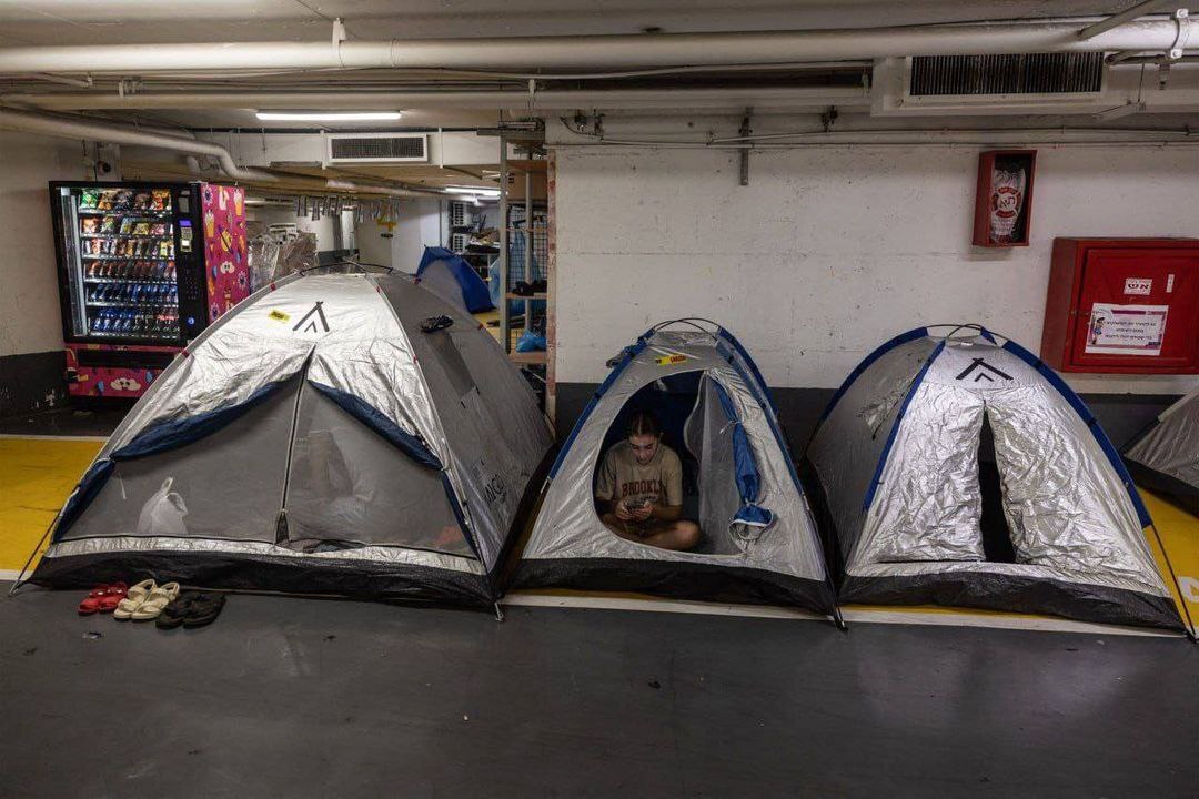 پناه بردن صهیونیستنشینها در مترو و پناهگاهها از ترس موشکهای ایرانی + عکس پناه بردن صهیونیستنشینها در مترو و پناهگاهها از ترس موشکهای ایرانی + عکس