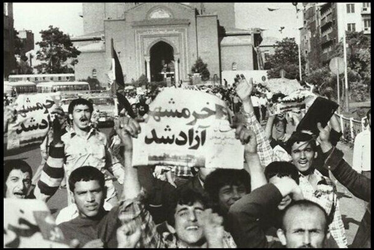 رهبر معظم انقلاب اسلامی در گرامیداشت سالروز حماسه آزادسازی خرمشهر، به بازخوانی پیامی که در آن زمان، خطاب به رهبر کبیر انقلاب اسلامی ارسال کردند، پرداخت.