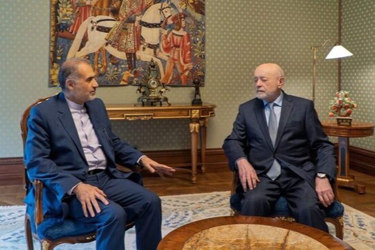 سفیر جمهوری اسلامی ایران در روسیه با رئیس انستیتو مطالعات استراتژیک روسیه ملاقات و درباره حمله تروریستی رژیم صهیونیستی به خاک کشورمان رایزنی و گفت‌و‌گو کرد.