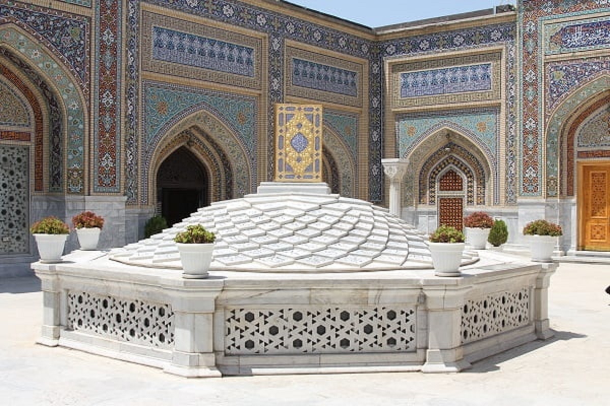 کتابخانه آستان قدس رضوی با برپایی نمایشگاهی از کتاب‌ها، عکس‌ها و پوسترهای افشاگرانه، صهیونیسم را از زوایای مختلف عقیدتی، سیاسی، نظامی و رسانه‌ای به مخاطبان خود معرفی کرده است.