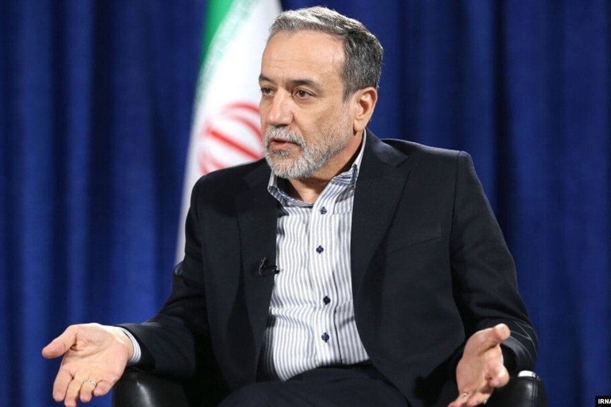وزیر امور خارجه کشورمان گفت: برخی کشور‌ها تماس می‌گیرند و می‌گویند به دیپلماسی برگردید؛ من می‌گویم که ما وسط دیپلماسی بودیم اما در مورد موضوع موشکی با هیچ کس هیچ گفت‌وگویی نداریم.