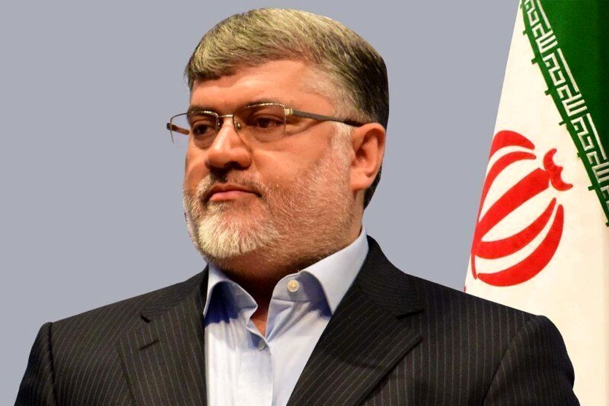 استاندار تهران بر ضرورت حضور حداقل ۳۰ درصد از کارکنان دستگاه‌های اجرایی در ادارات و فعال بودن مجموعه‌های اداری تاکید کرد.
