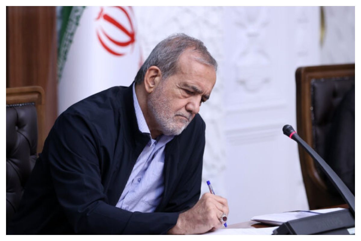 رئیس‌جمهور به مناسبت درگذشت صفورا دانیالی مادر سه شهید دفاع مقدس پیام تسلیت صادر کرد.
