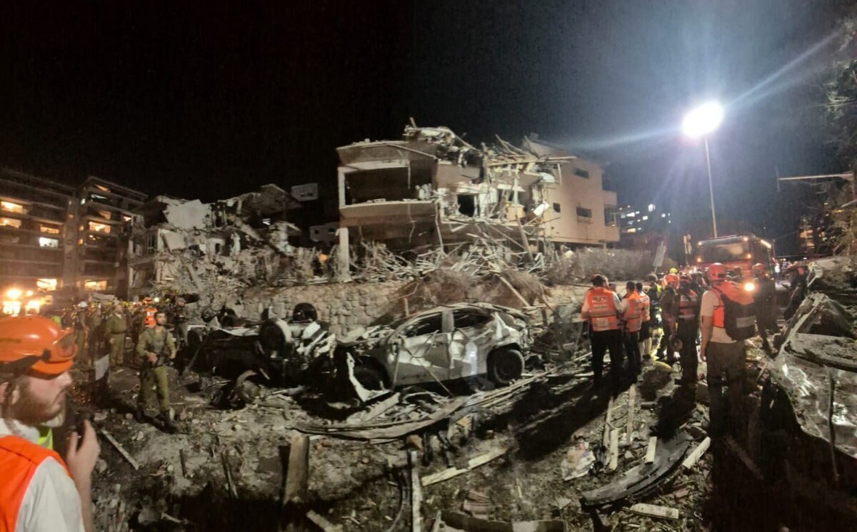 هجدمین موج عملیات موشکی ایران به اسرائیل در اولین دقایق صبح شنبه ۳۱ خرداد ۱۴۰۴ آغاز شد.