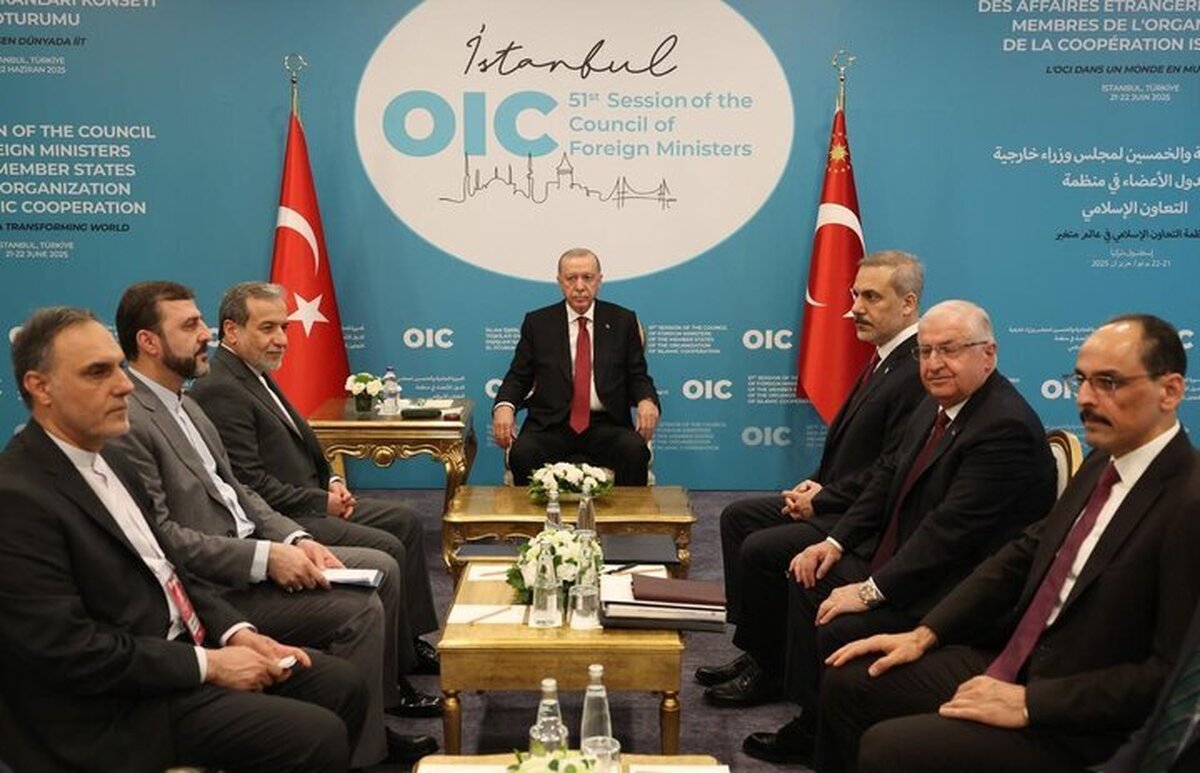 «سیدعباس عراقچی» وزیر خارجه ایران و «رجب طیب اردوغان» رئیس‌جمهور ترکیه، امروز دیدار کردند.