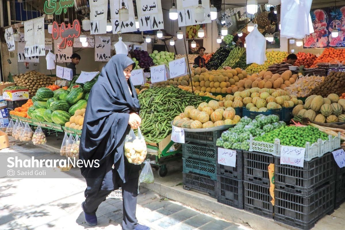 در هفته اخیر، افزایش چشمگیر قیمت میوه در میادین تره بار و مغازه‌ها به یکی از دغدغه‌های اصلی خانوار‌ها تبدیل شده است.