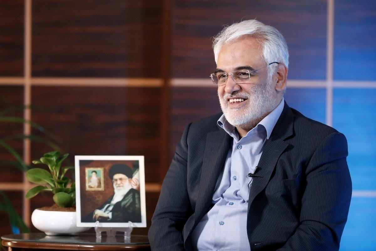 تصویر دیده نشده از شهیدان مینوچهر و ذوالفقاری در کنار شهید طهرانچی از شهدای هسته‌ای حمله متجاوزانه رژیم صهیونیستی به خاک کشورمان منتشر شد.