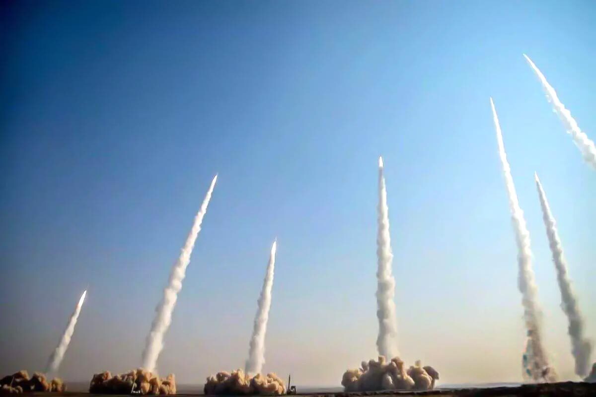 آیا دفاع پیشگیرانه در برابر تهدیدهای اثبات نشده براساس قوانین بین المللی مجاز است؟ آیا دفاع پیشگیرانه در برابر تهدیدهای اثبات نشده براساس قوانین بین المللی مجاز است؟