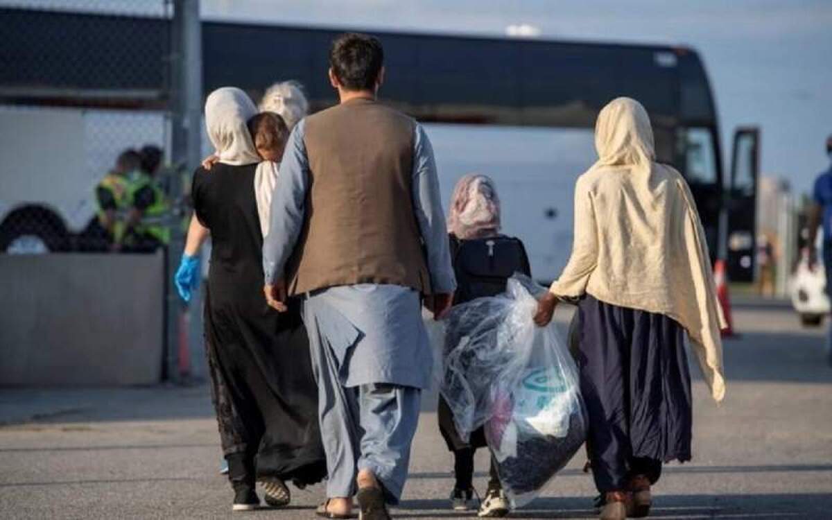 ایران، این سرزمین کهن و میهمان‌نواز، سال‌هاست پناهگاه میلیون‌ها انسانی شده که از جنگ، فقر و ناامنی گریخته‌اند. اما حضور اتباع غیرمجاز، قصه‌ای پر از رنج و دغدغه است؛ هم برای آن‌ها که آواره‌اند و هم برای جامعه‌ای که ناخواسته بار این حضور را به دوش می‌کشد.