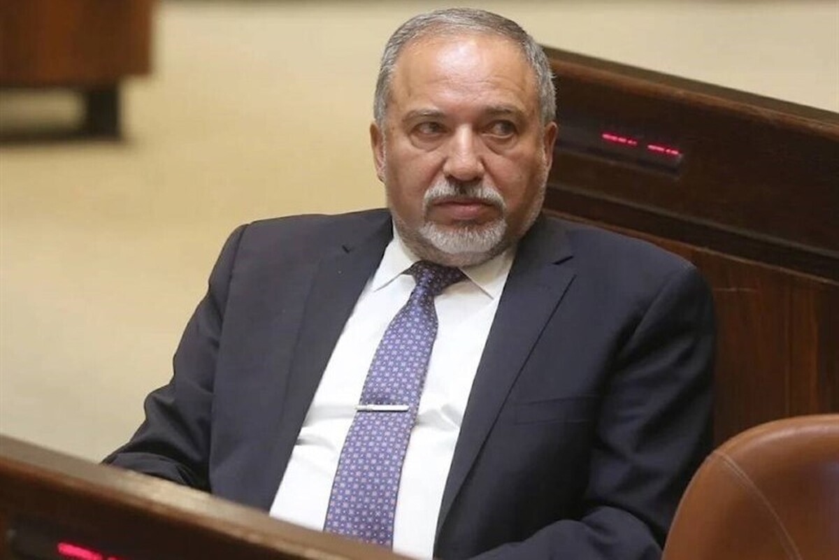 اویگدور لیبرمن وزیر جنگ اسبق رژیم صهیونیستی به رهبران این رژیم هشدار داد باید خود را برای دور بعدی تقابل با ایران که پیچیده‌تر و سخت‌تر خواهد بود آماده کنند.