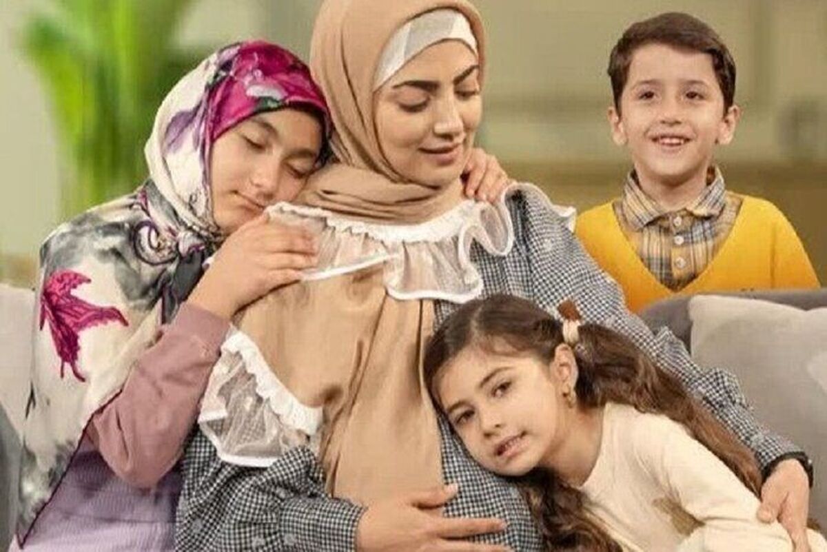 یک کارشناس مطالعات خانواده گفت: مادر خانواده با تنظیم ارتباطات خانوادگی و تعامل سازنده با همسر و فرزندان نقشی اساسی در بهبود و ارتقای سلامت روان خانواده ایفا می‌کند.