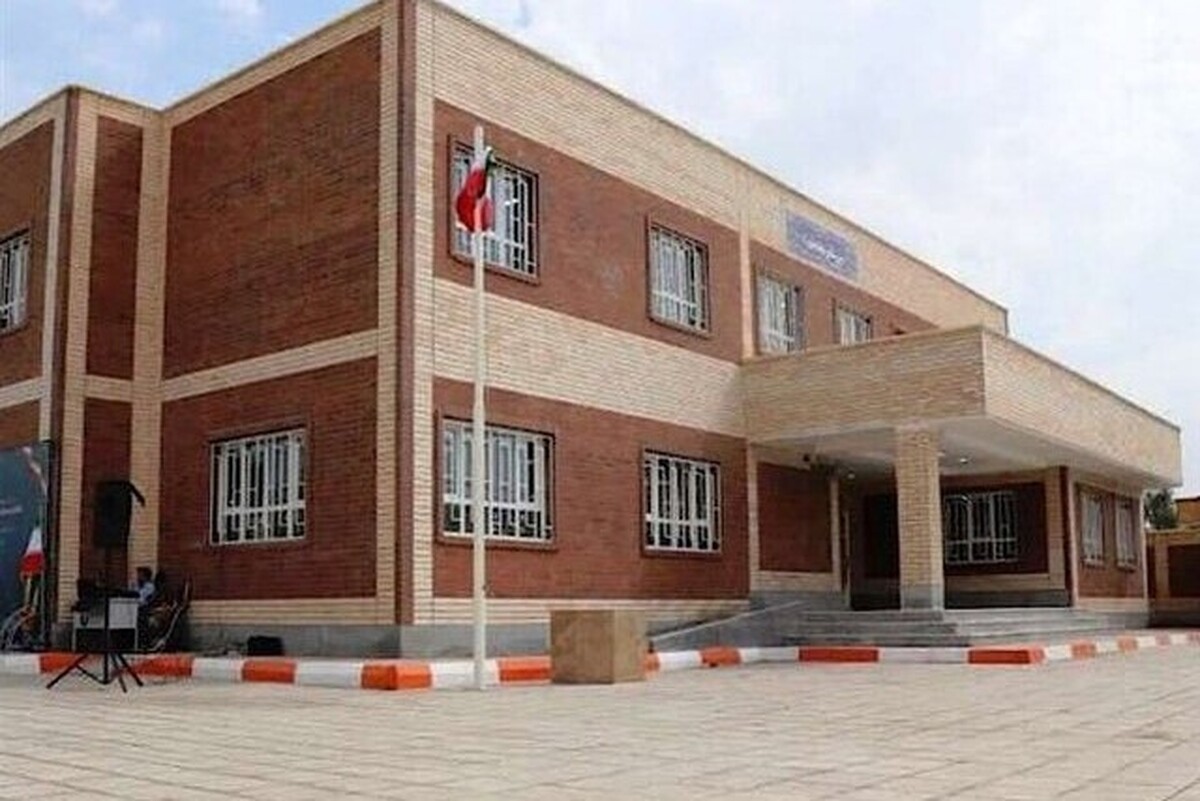 مدیرکل نوسازی و تجهیز مدارس استان کرمانشاه گفت: کار ساخت ۱۱۰ مدرسه با مشارکت خیرین در استان آغاز شده و به طور میانگین حدود ۶۰ درصد پیشرفت دارند.