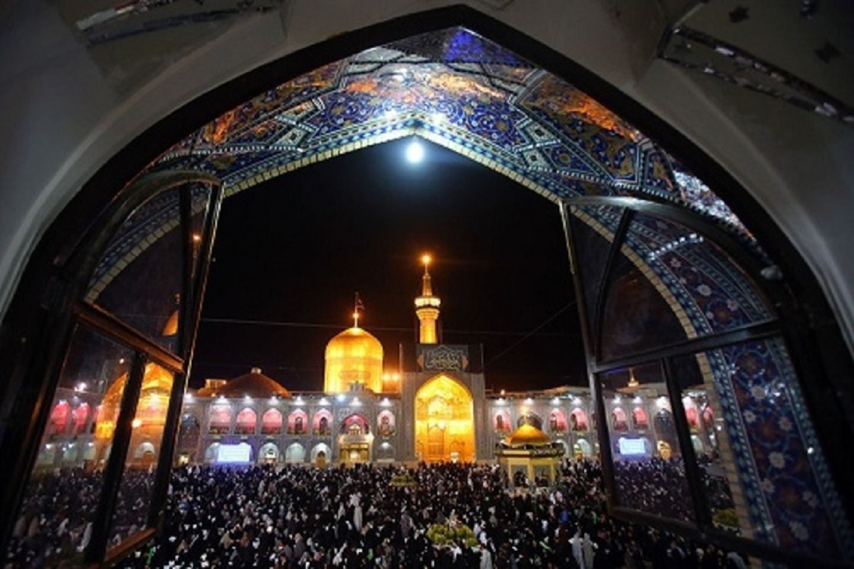 هم‌زمان با عاشورای حسینی، آیین «مقتل‌خوانی» با حضور خیل عزاداران حسینی از سراسر کشور، در حرم مطهر رضوی برگزار می‌شود.