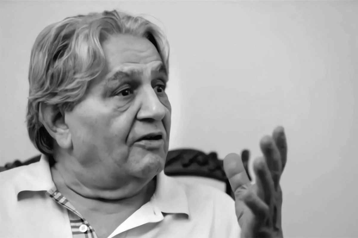 کاخی با شعر کلاسیک فارسی در دوران مکتب خانه و مدرسه آشنا می‌شود، و بعد با جریان شعر نو و شاعران مهم آن، ازجمله هم ولایتی اش، اخوان.