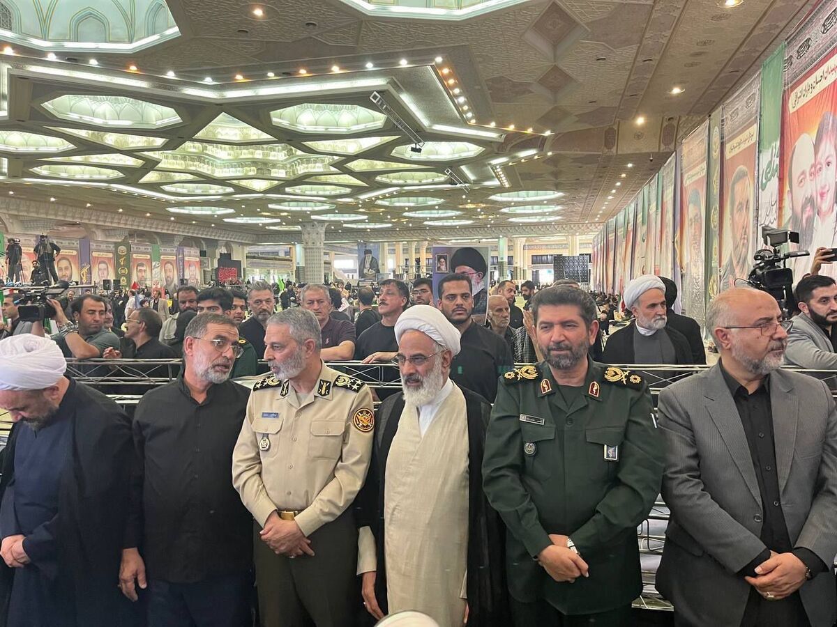 آیین بزرگداشت شهدای اقتدار ایران با حضور رئیس جمهور، رئیس قوه قضائیه و رئیس مجلس شورای اسلامی، مسوولان لشکری، کشوری، خانواده شهدا و آحاد مختلف مردم در مصلی بزرگ امام خمینی (ره) برگزار شد.