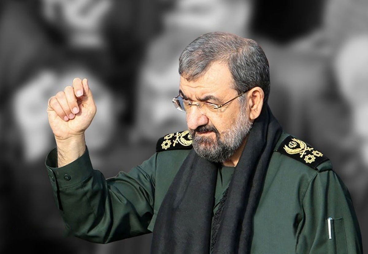 محسن رضایی گفت: در این عملیات اولین بار است که فرمانده کل قوا خودش مستقیماً ارتش و سپاه را هدایت کرد و دستورات مستقیماً از سوی فرمانده کل قوا مقام معظم رهبری ابلاغ شده است.
