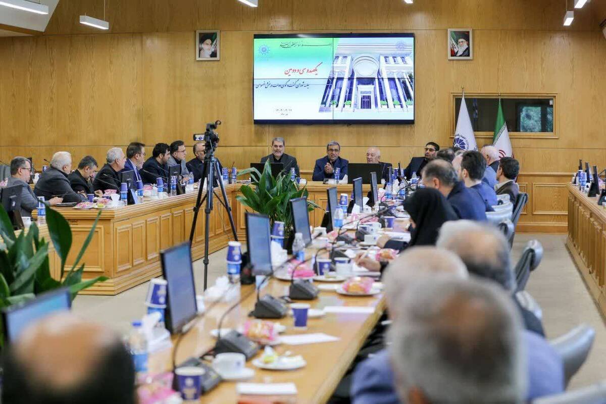 در یکصدوسی‌و‌دومین جلسه شورای گفت‌وگوی دولت و بخش خصوصی خراسان رضوی، اعضا به مهم‌ترین مانع برای تشکیل شهرک‌های صنفی و صنعتی در استان رسیدگی کردند تا یک‌بار برای همیشه، هزارتوی مشکلات از پیش پای سرمایه‌گذاران بخش خصوصی برداشته شود.