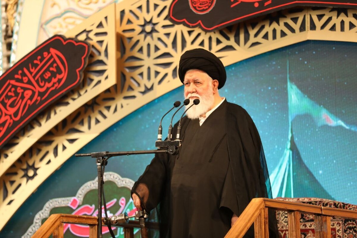 امام جمعه مشهد گفت: رهبر معظم انقلاب فرمودند رژیم صهیونیستی زیر حملات جمهوری اسلامی ایران له شد و بسیاری صاحب‌نظران با تأیید این فرمایش رهبری ثابت کردند سخنان رهبری یک بلوف سیاسی نیست، یک حققیت قطعی است.
