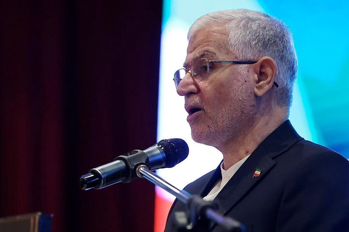 سفیر جمهوری اسلامی ایران در مالزی در نشست مطبوعاتی گفت: ایران امضاکننده پیمان منع گسترش سلاح‌های هسته‌ای است و فعالیت‌های هسته‌ای آن توسط آژانس بین المللی انرژی اتمی نظارت می‌شود، اما این آژانس در محافظت از کشور‌های عضو خود کوتاهی کرده است.
