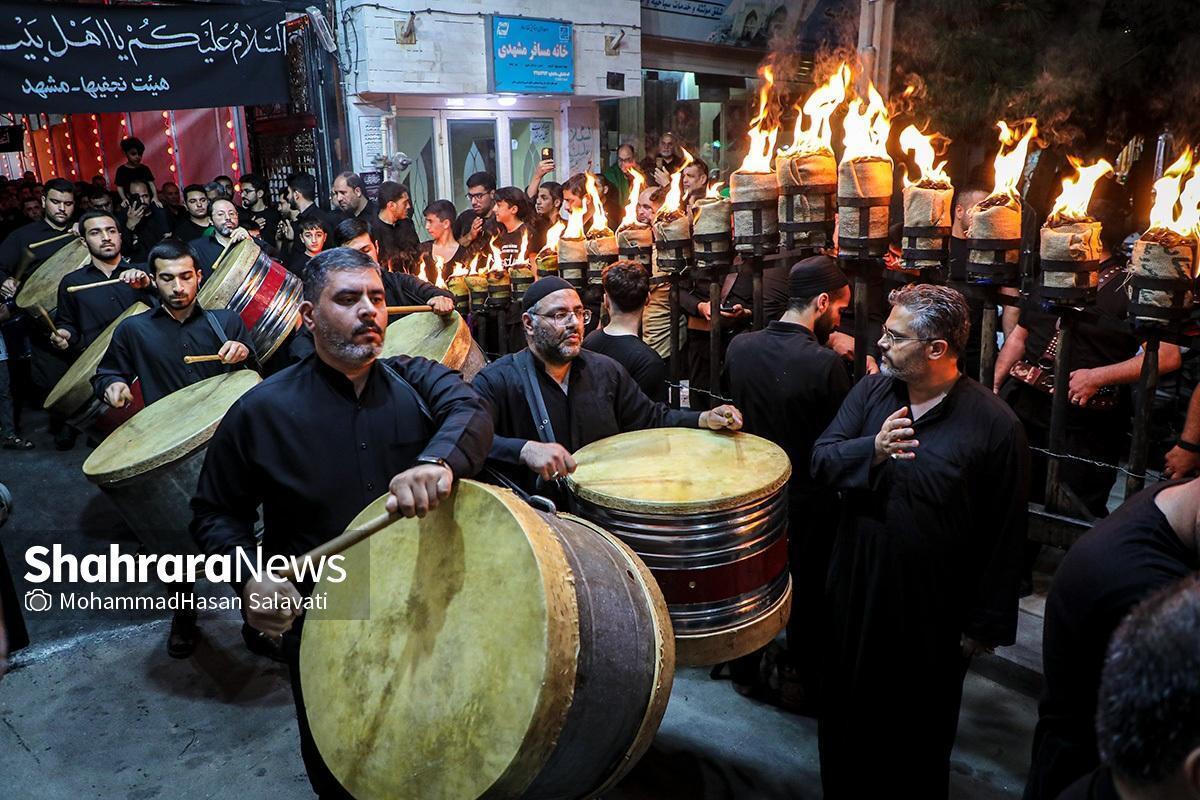 مراسم آئینی مشعل گردانی، هر ساله در شب‌های هشتم، نهم و دهم محرم‌ توسط نجفی‌های مقیم مشهد از محل حسینیه نجفی‌ها در کوچه چهار باغ تا حرم مطهر رضوی برگزار می ‎شود.