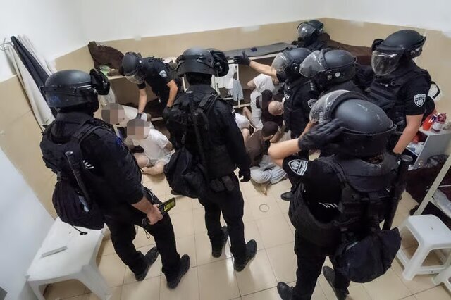 گزارش تکاندهنده رسانه اسرائیلی از بند مخصوص زندانیان متهم به جاسوسی برای ایران گزارش تکاندهنده رسانه اسرائیلی از بند مخصوص زندانیان متهم به جاسوسی برای ایران