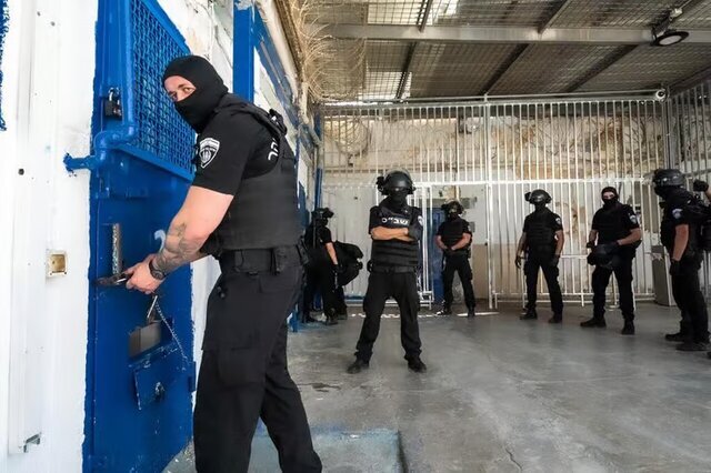 گزارش تکاندهنده رسانه اسرائیلی از بند مخصوص زندانیان متهم به جاسوسی برای ایران گزارش تکاندهنده رسانه اسرائیلی از بند مخصوص زندانیان متهم به جاسوسی برای ایران