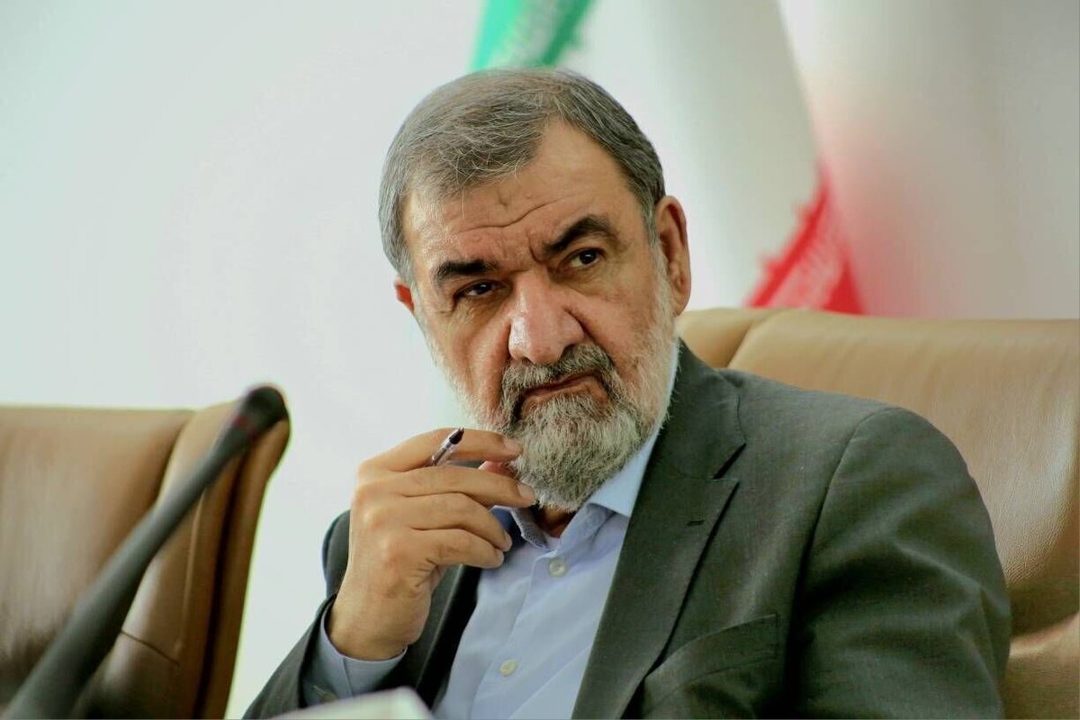 فرمانده سپاه در دوران جنگ تحمیلی نسبت به حضور رهبر انقلاب در عزاداری شب عاشورا واکنش نشان داد.