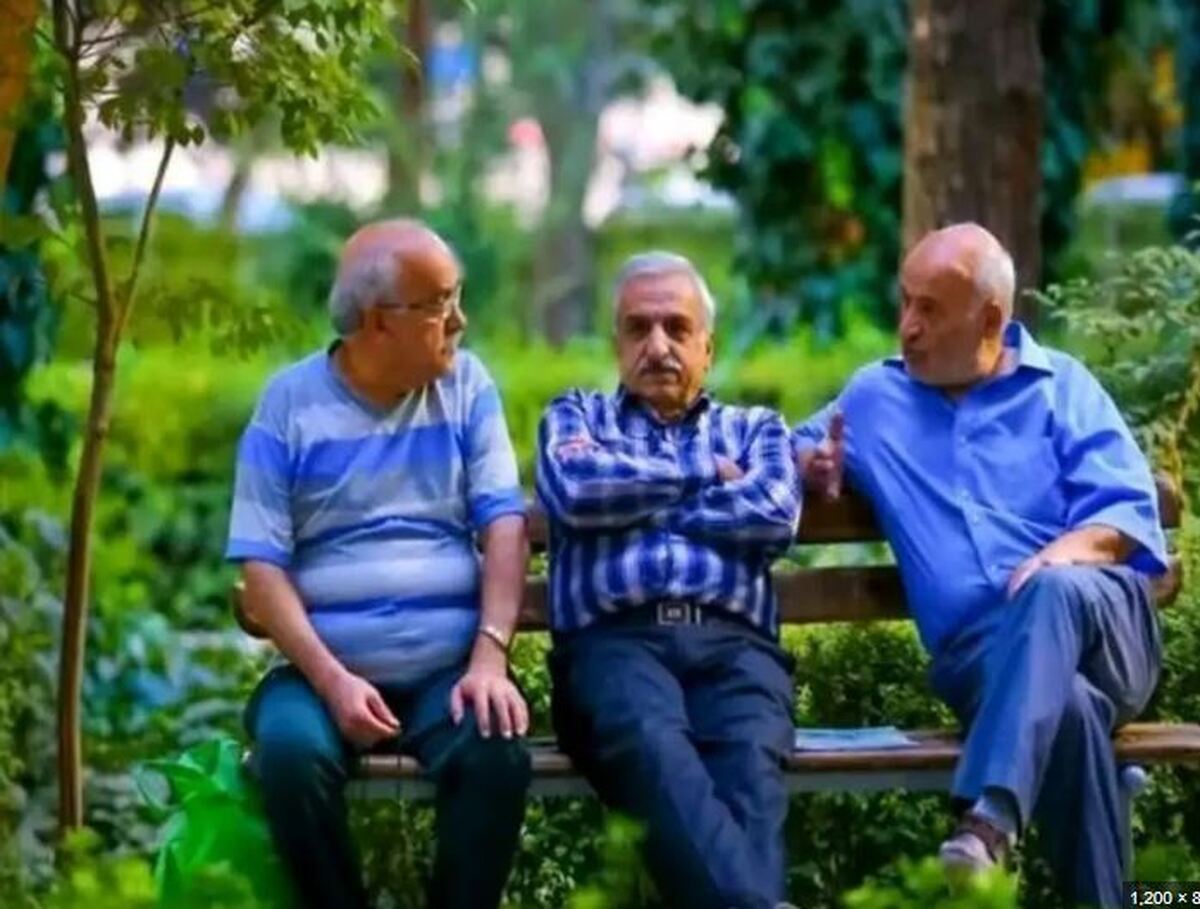 یک فعال صندوق لشکری گفت: به دنبال ارسال پیامک رمز اول بن کارت از سوی بانک سپه به بازنشستگان، این سوال پیش آمد که این رمز مربوط به کدام کارت است؟ طبق اطلاعاتی که به دست ما رسیده متوجه شدیم که این رمز مربوط به «امید کارت» و مختص بازنشستگان فراجا است.