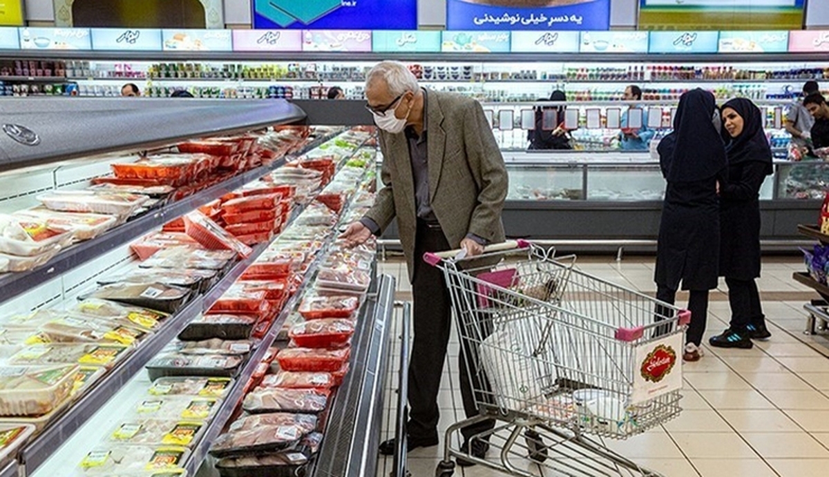یک فعال حقوق بازنشستگان گفت: در شرایط حساس باید کمک بیشتری به افراد دارای معلولیت شود مثلا پرداختی‌های فوق‌العاده برای آنها در نظر گرفته شود. انتظار می‌رود وزارت تعاون، کار و رفاه اجتماعی، سازمان بهزیستی و دیگر مراجع ذی‌ربط در این زمینه اقدامات مؤثر و عاجل انجام دهند.