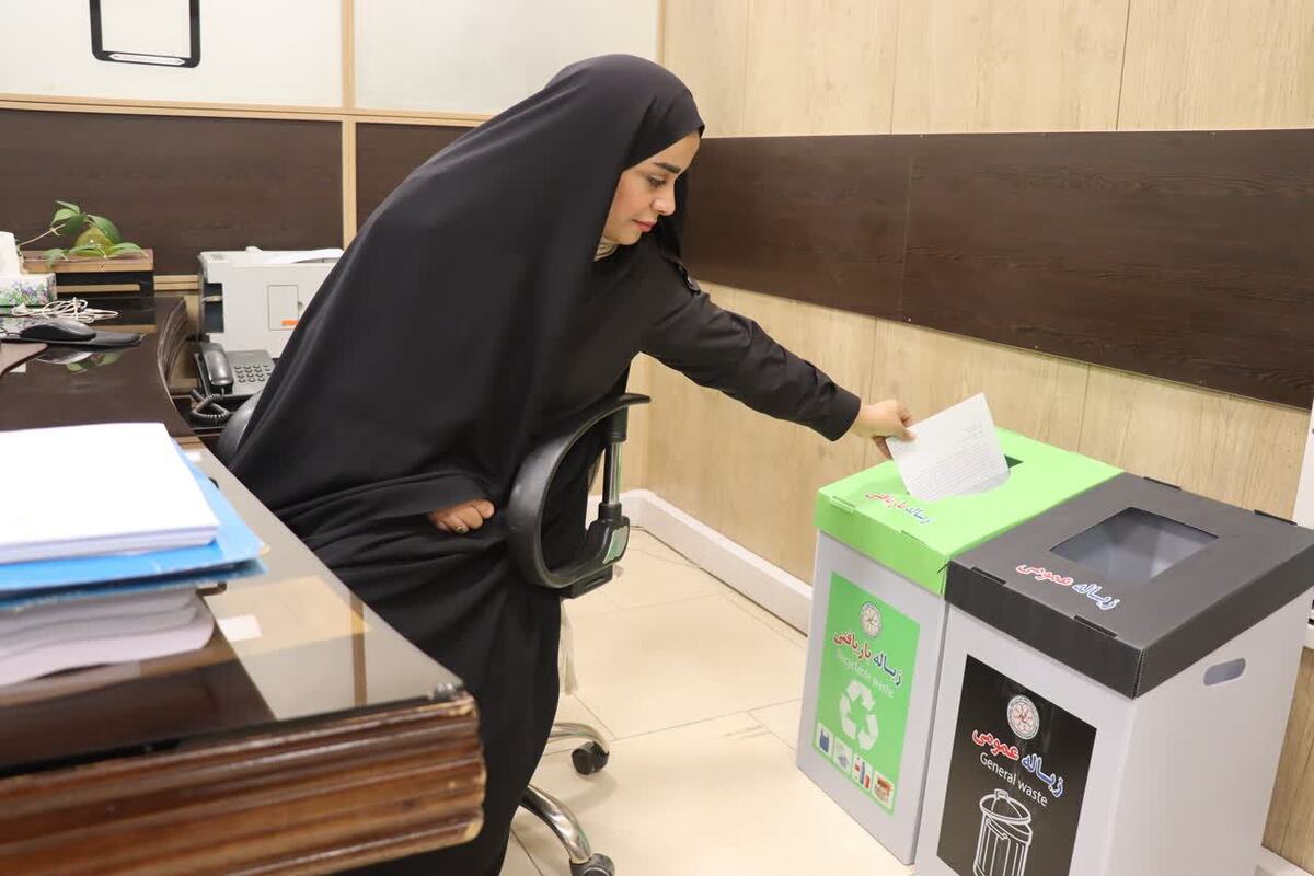 مدیر عامل سازمان مدیریت پسماند شهرداری مشهد گفت: در سه ماه نخست سال ۱۴۰۴ بیش از ۱۷ هزارکیلوگرم کاغذ باطله از نهادها، ارگان‌ها، ادارات و موئسسات خصوصی و دکه‌های مطبوعاتی در مشهد توسط سازمان مپ جمع‌آوری و خریداری و هزینه به حساب آن ادرات واریز شده است.
