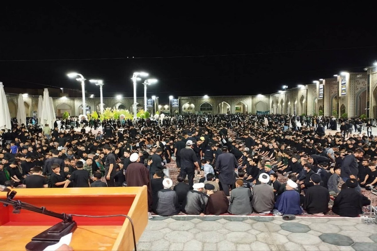 مراسم عزاداری سنتی مهاجران افغانستانی در شب سیزدهم ماه محرم و هم‌زمان با شام شهادت امام‌سجاد(ع)، با حضور ۴ هزار عزادار افغانستانی، در صحن کوثر حرم مطهر رضوی، برگزار شد.