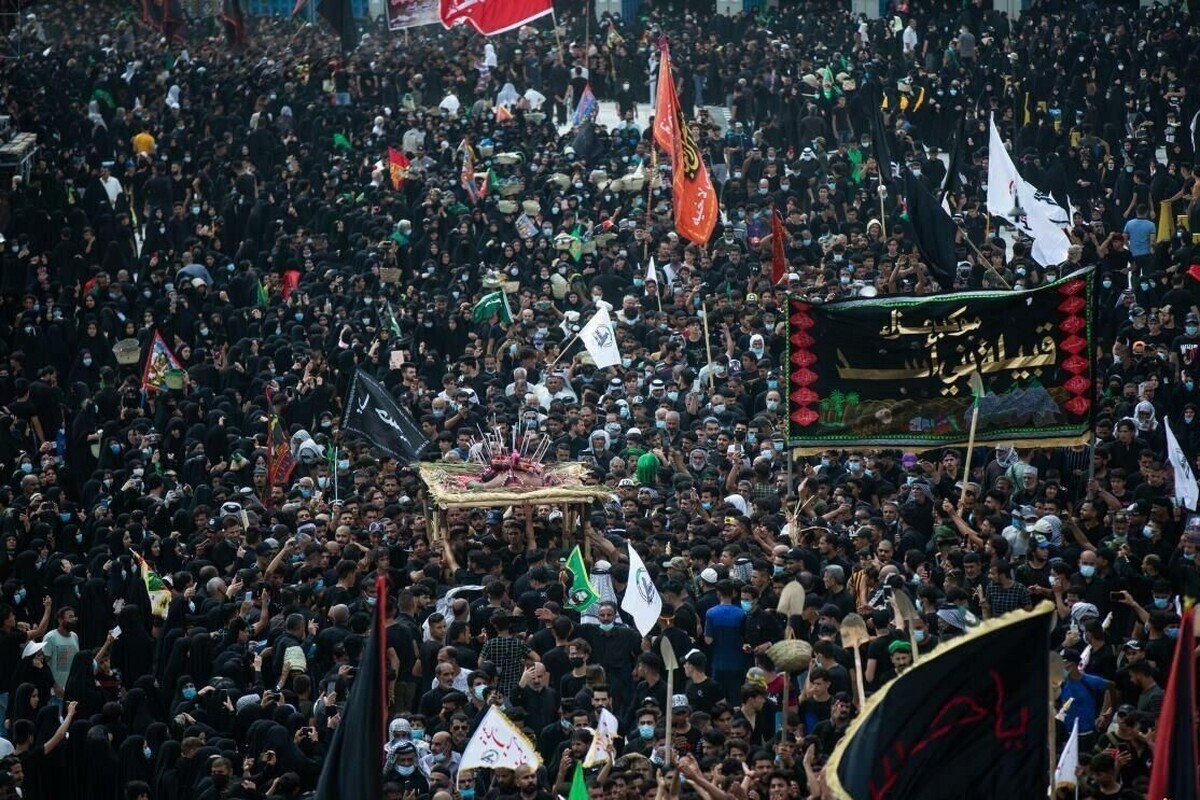 همزمان با سالروز دفن ابدان مطهر حضرت اباعبدالله الحسین(ع) و یاران باوفایشان، بین الحرمین کربلای معلی و حرم‌های مطهر شاهد عزاداری باشکوه قبیله بنی اسد و دیگر موکب‌های عشایر و قبایل عراق است.