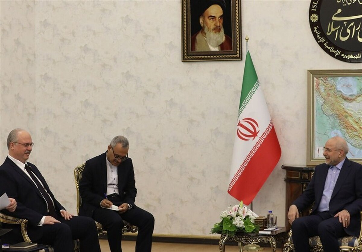رئیس مجلس در دیدار با سفیر بلاروس با بیان اینکه حمله اسرائیل و آمریکا به کشورمان زمانی رخ داد که در میانه مذاکره غیرمستقیم بودیم، گفت: پیش از این درباره هرگونه تجاوز به تمامیت ارضی کشورمان هشدار داده بودیم، از این رو پاسخ سختی به متجاوزان دادیم.