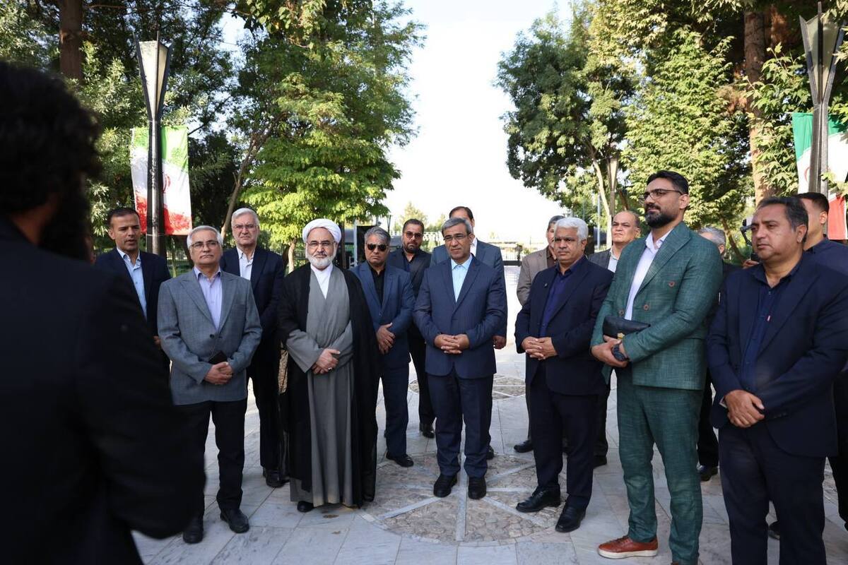 استاندار خراسان رضوی در بیست‌ونهمین سالگرد بازدید مقام معظم رهبری از آرامگاه فردوسی، صبح امروز (۱۹ تیر ۱۴۰۴) با حضور در این مجموعه، دستور فعالیت مجدد شورای احیای توس را صادر کرد.