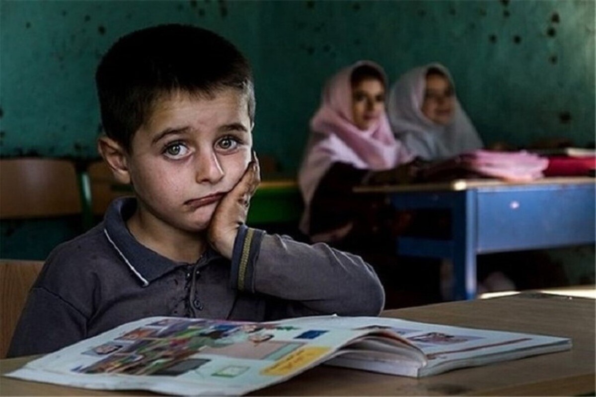 طبق آخرین اعلام مرکز آمار ایران، در سال تحصیلی سال ۱۴۰۳-۱۴۰۲ نرخ ترک تحصیل دانش آموزان به صورت کلی در مقطع تحصیلی متوسطه دوره اول ۶.۴۱ درصد اعلام شده که نسبت به سایر دوره‌ها بیشتر است؛ البته در مقابل مقطع متوسط دوره دوم کمترین نرخ ترک تحصیل دانش آموزان را به خود اختصاص داده است.