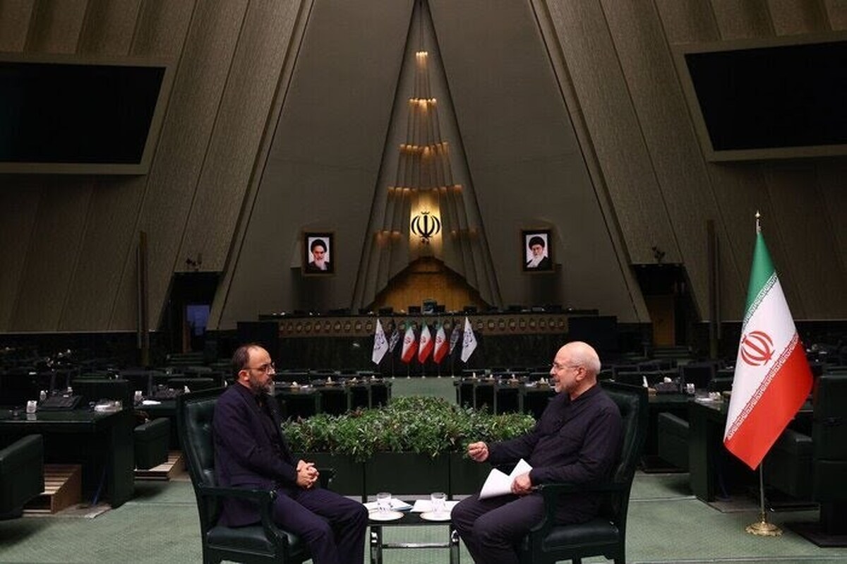رئیس مجلس شورای اسلامی با اشاره به حضور رهبر معظم انقلاب در اتاق جنگ تحمیلی ۱۲ روزه به مانند سال ۵۹، افزود: ایشان با انتخاب فرماندهان جایگزین و دستورات دفاعی، پاسخ کوبنده کشورمان در کمترین زمان را سبب شدند و هسته حمایت ۹۰ میلیونی مردم ایران از کشور شکل گرفت.