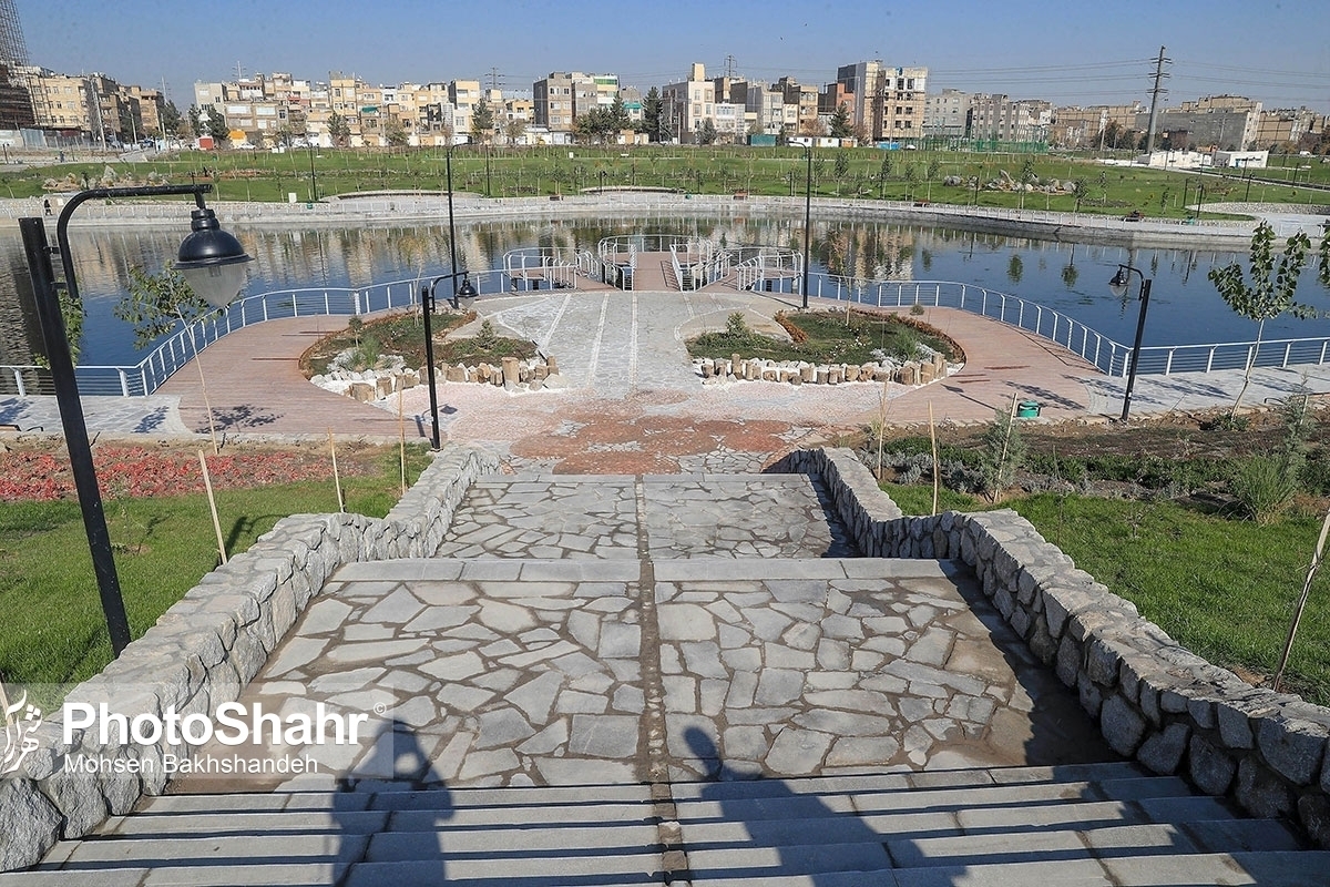 عملیات عمرانی و بهسازی زمین‌های ورزشی بوستان چهل‌بازه مشهد آغاز شد